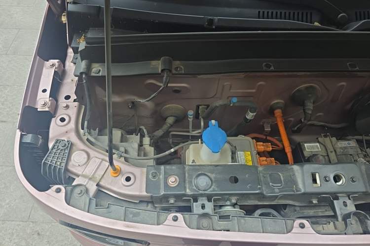 Used Geely Galaxy Panda 2024 Panda Mini 200km Endurance Bear Engine Bay Right