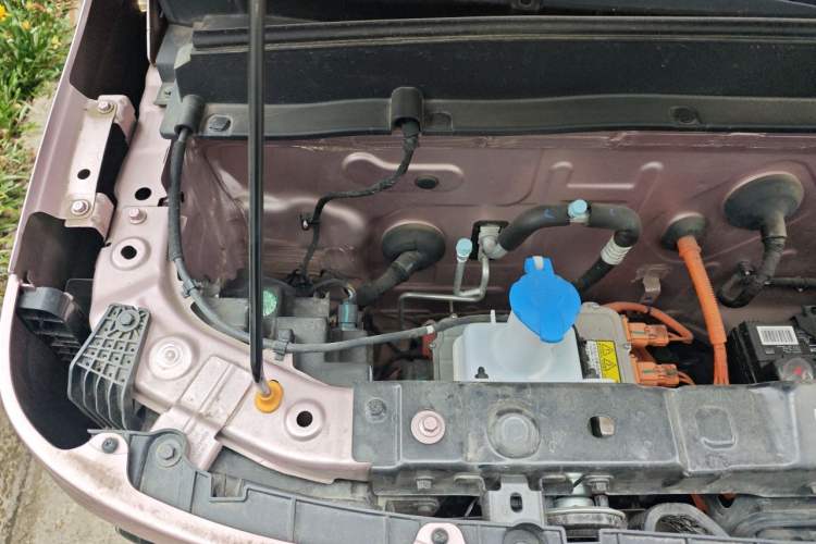 Used Geely Galaxy Panda 2024 Panda Mini 200km Endurance Bear Engine Bay Right