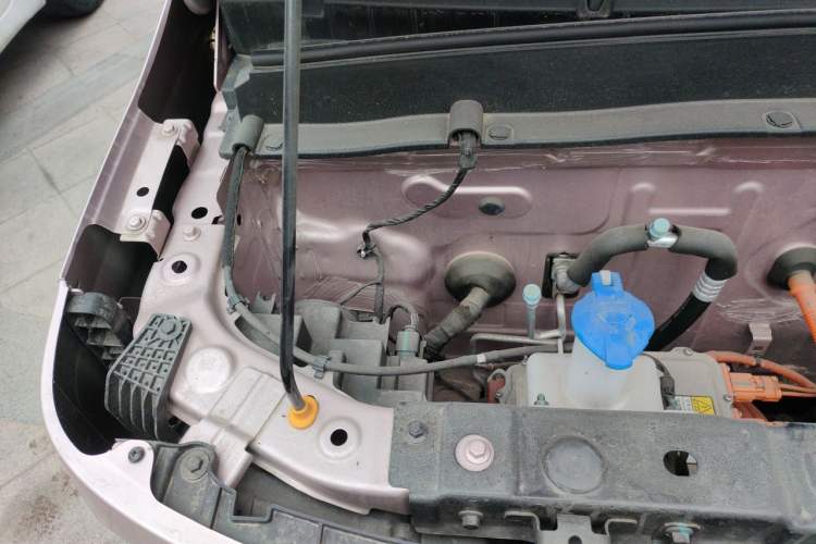 Used Geely Galaxy Panda 2024 Panda Mini 200km Endurance Bear Engine Bay Right
