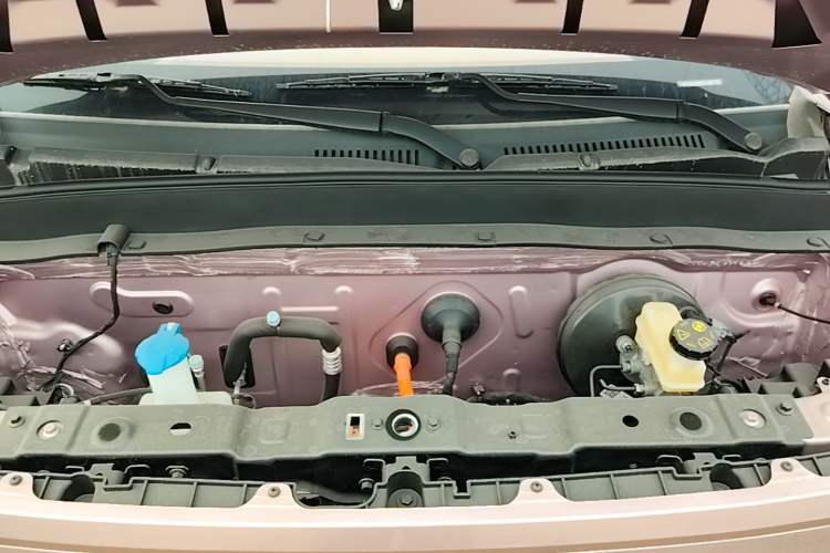 Used Geely Galaxy Panda 2024 Panda Mini 200km Endurance Bear Engine Bay