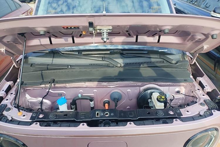 Used Geely Galaxy Panda 2024 Panda Mini 200km Endurance Bear Engine Bay