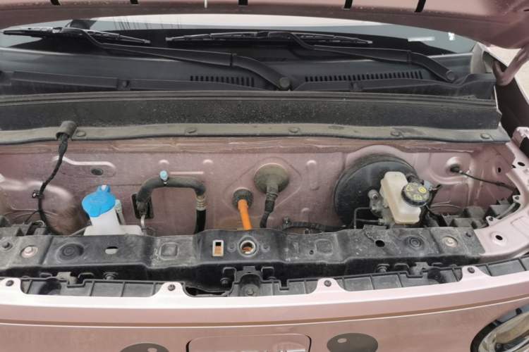 Used Geely Galaxy Panda 2024 Panda Mini 200km Endurance Bear Engine Bay