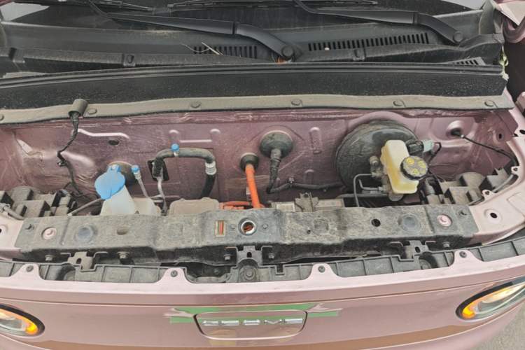 Used Geely Galaxy Panda 2024 Panda Mini 200km Endurance Bear Engine Bay