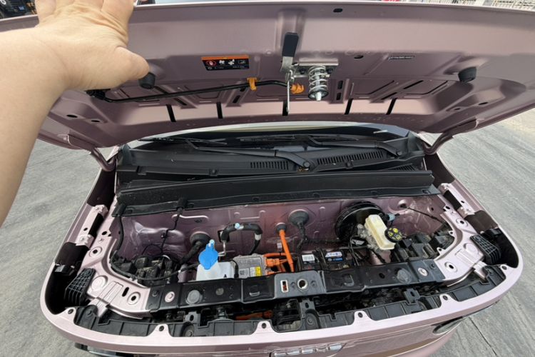 Used Geely Galaxy Panda 2024 Facelifted Panda Mini 200km Dragon Edition Engine Bay