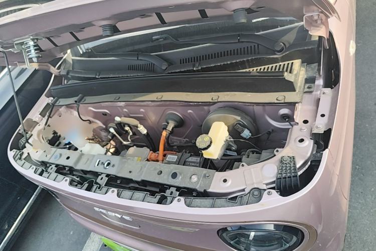 Used Geely Galaxy Panda 2024 Panda Mini 200km Endurance Bear Engine Bay