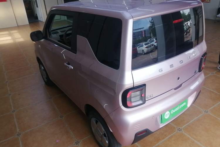 Used Geely Galaxy Panda 2024 Panda Mini 200km Endurance Bear Exterior 2