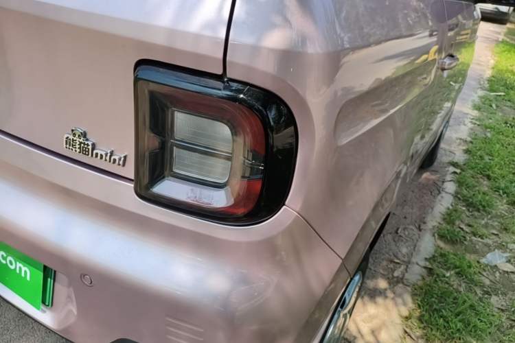 Used Geely Galaxy Panda 2024 Panda Mini 200km Endurance Bear Exterior 3
