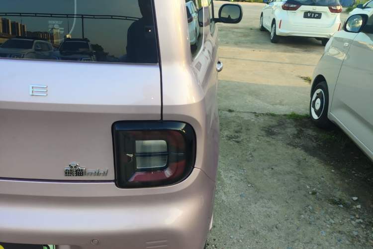 Used Geely Galaxy Panda 2024 Panda Mini 200km Endurance Bear Exterior 3