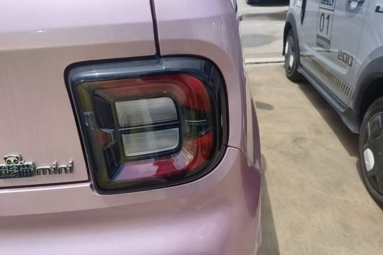 Used Geely Galaxy Panda 2024 Panda Mini 200km Longteng PRO Edition Exterior 3