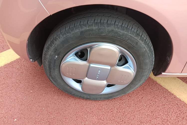 Used Geely Galaxy Panda 2024 Panda Mini 200km Endurance Bear Exterior 4