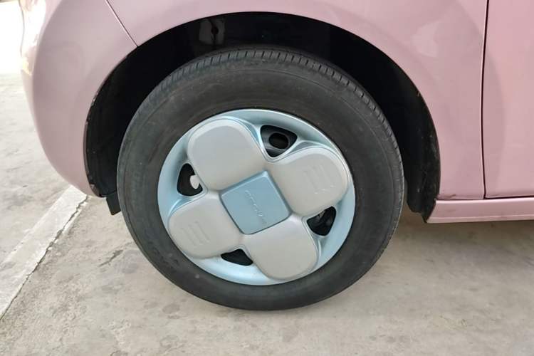 Used Geely Galaxy Panda 2024 Panda Mini 200km Endurance Bear Exterior 4