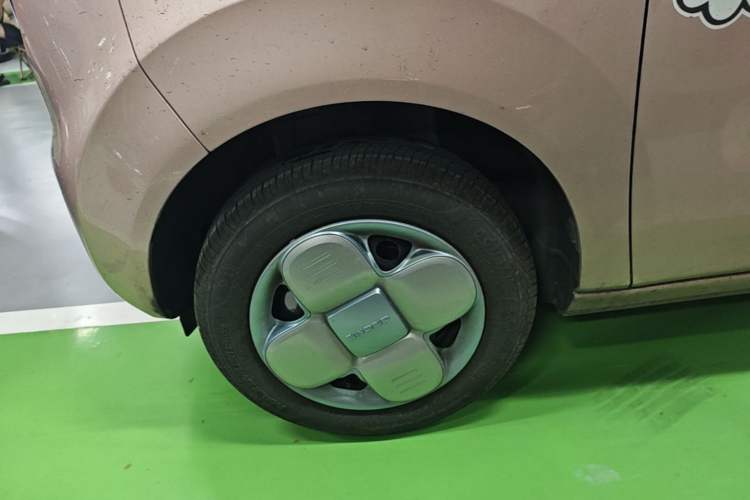 Used Geely Galaxy Panda 2024 Panda Mini 200km Endurance Bear Exterior 4