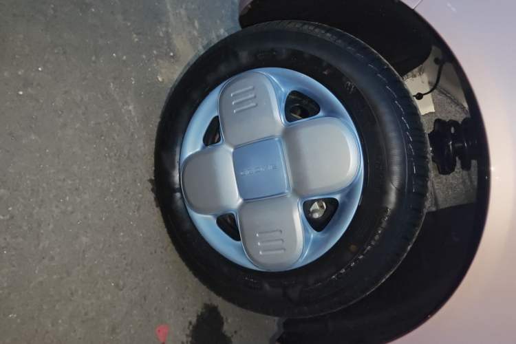 Used Geely Galaxy Panda 2024 Panda Mini 200km Endurance Bear Exterior 4