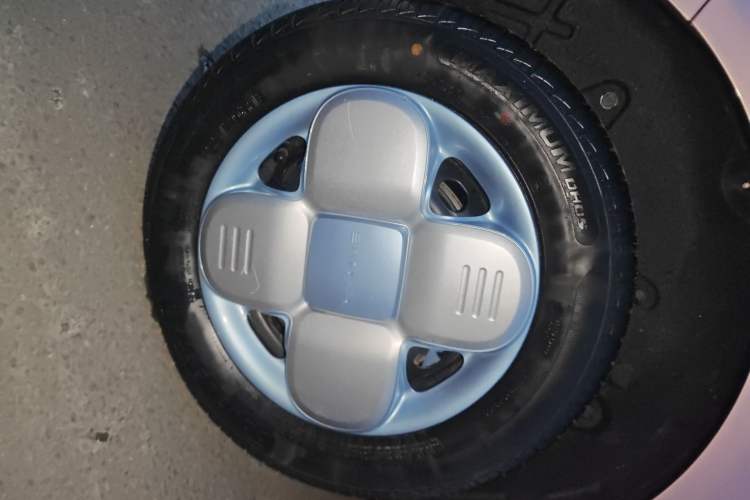 Used Geely Galaxy Panda 2024 Panda Mini 200km Endurance Bear Exterior 5