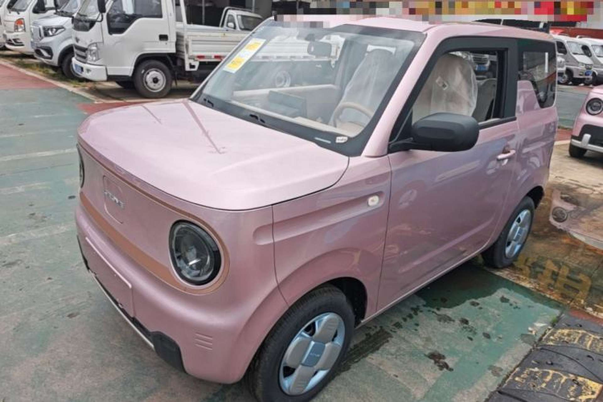 Used Geely Galaxy Panda 2024 Panda Mini 200km Endurance Bear Front Left 45 Deg
