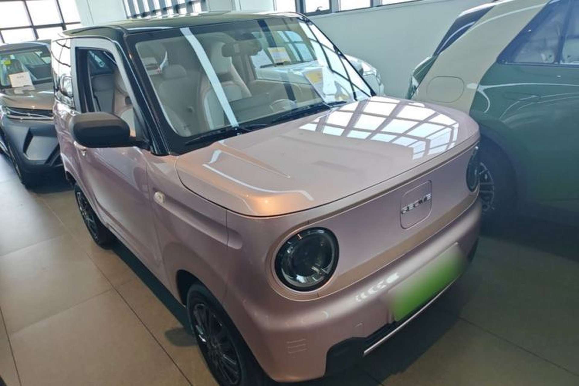 Used Geely Galaxy Panda 2024 Panda Mini 200km Endurance Bear Front Right 45 Deg