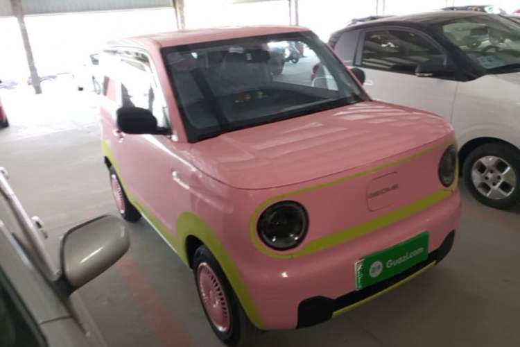 Used Geely Galaxy Panda 2024 Panda Mini 200km Endurance Bear Front Right 45 Deg
