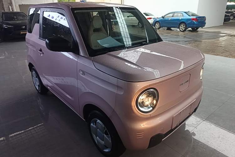 Used Geely Galaxy Panda 2024 Panda Mini 200km Endurance Bear Front Right 45 Deg