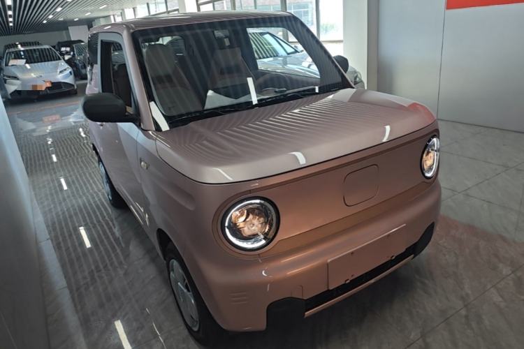 Used Geely Galaxy Panda 2024 Panda Mini 200km Longteng PRO Edition Front Right 45 Deg