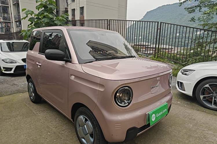 Used Geely Galaxy Panda 2024 Panda Mini 200km Endurance Bear Front Right 45 Deg