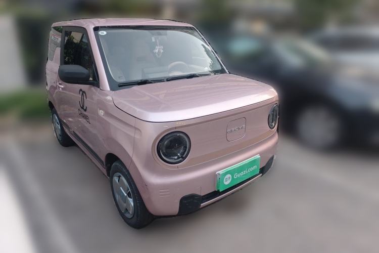 Used Geely Galaxy Panda 2024 Panda Mini 200km Endurance Bear Front Right 45 Deg