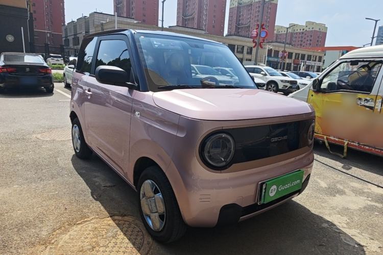 Used Geely Galaxy Panda 2024 Panda Mini 200km Endurance Bear Front Right 45 Deg
