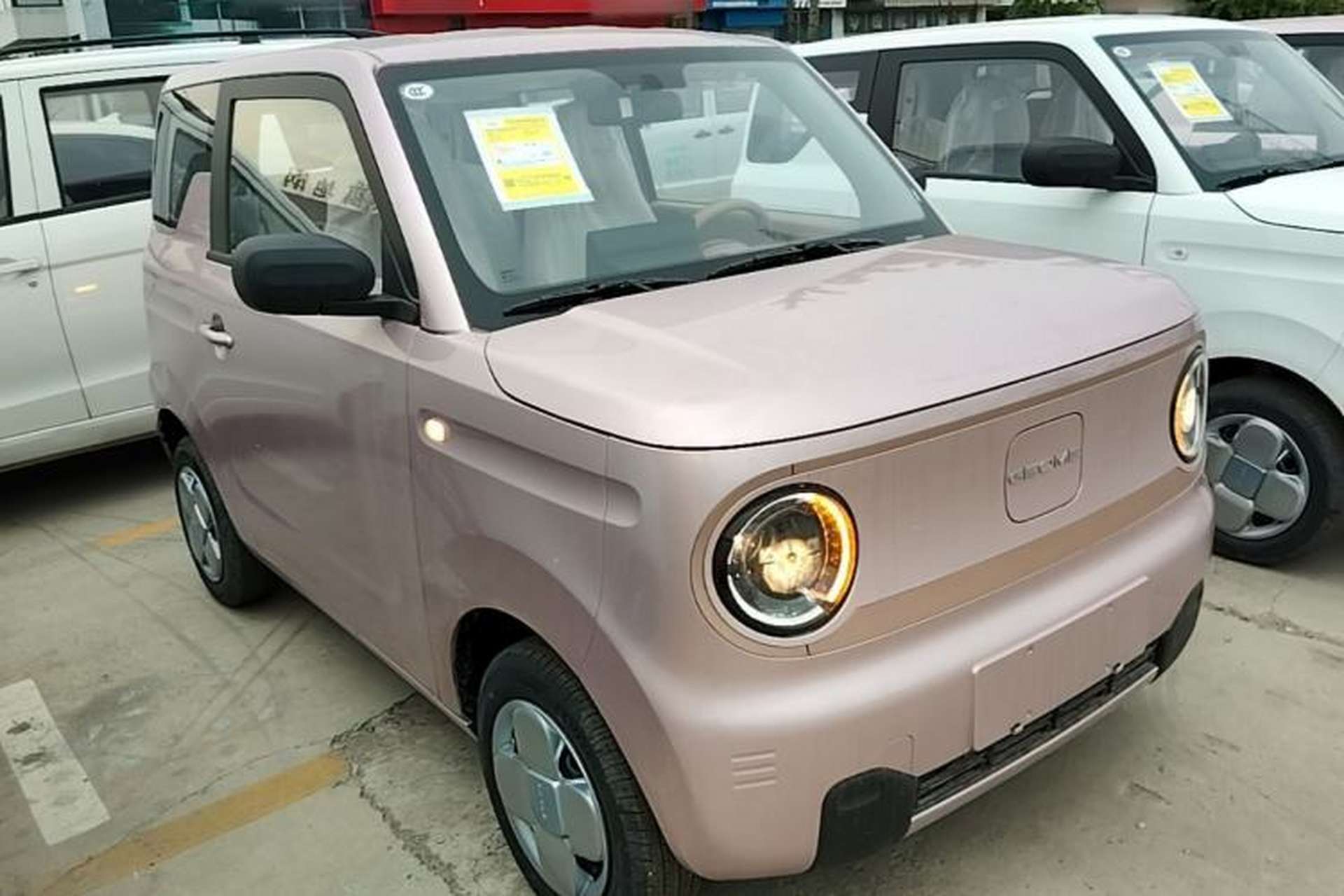 Used Geely Galaxy Panda 2024 Panda Mini 200km Endurance Bear Front Right 45 Deg