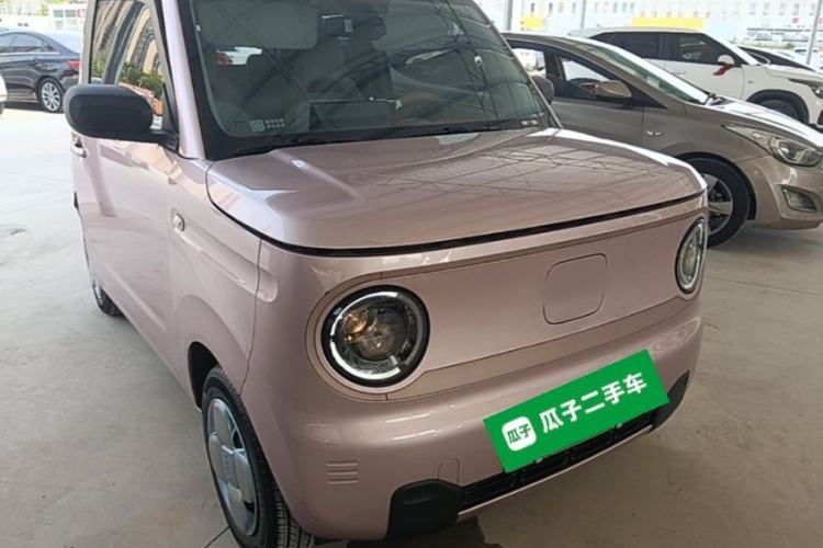 Used Geely Galaxy Panda 2024 Panda Mini 200km Endurance Bear Front Right 45 Deg