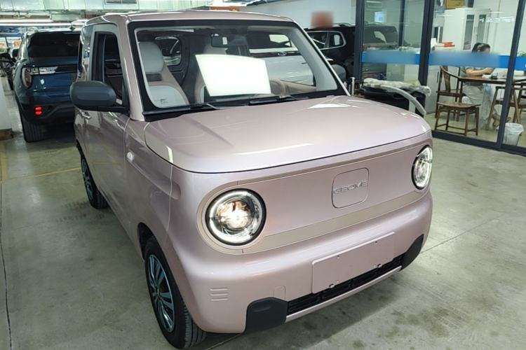 Used Geely Galaxy Panda 2024 Panda Mini 200km Endurance Bear Front Right 45 Deg