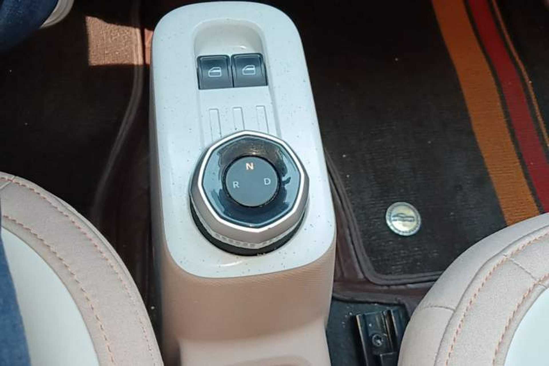Used Geely Galaxy Panda 2024 Panda Mini 200km Endurance Bear Gear Lever