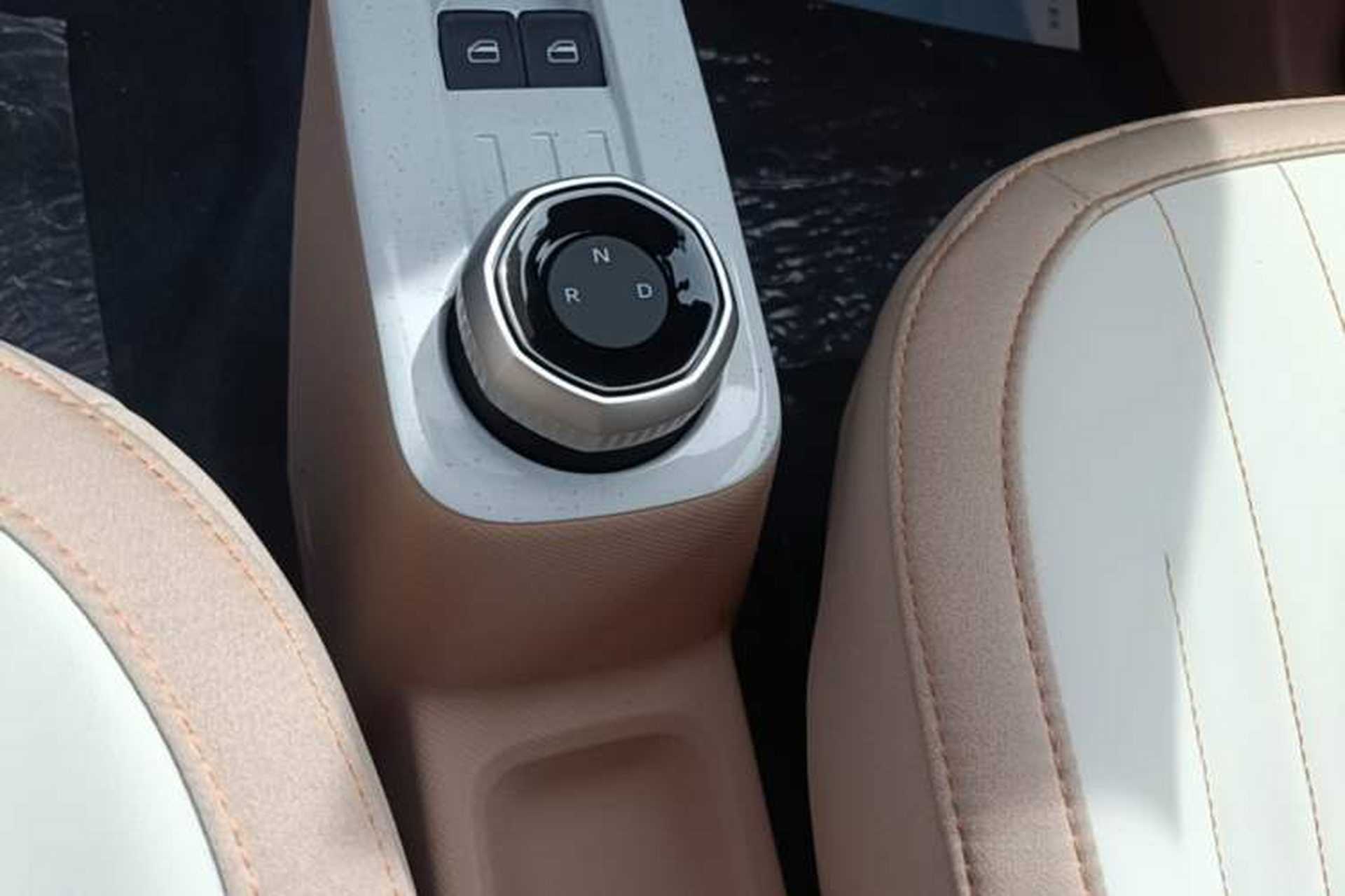 Used Geely Galaxy Panda 2024 Panda Mini 200km Endurance Bear Gear Lever