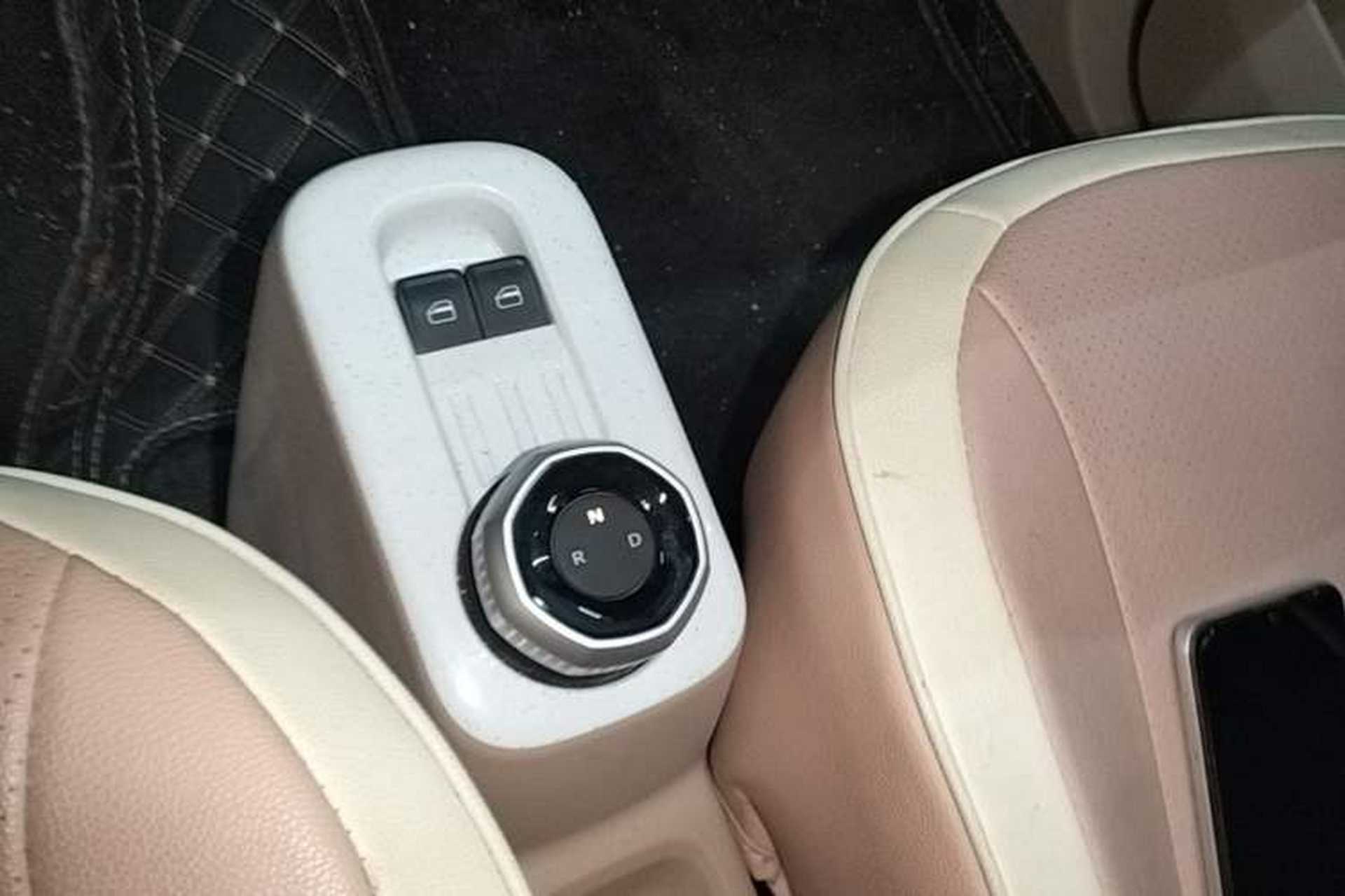 Used Geely Galaxy Panda 2024 Panda Mini 200km Endurance Bear Gear Lever