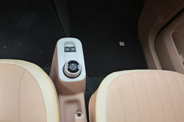 Used Geely Galaxy Panda 2024 Panda Mini 200km Longteng PRO Edition Gear Lever