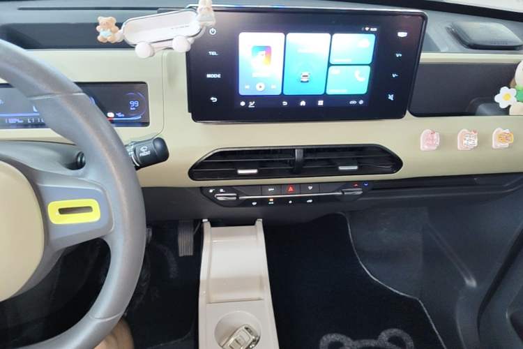 Used Geely Galaxy Panda 2024 200km Panda Rider Audio And AC Panel