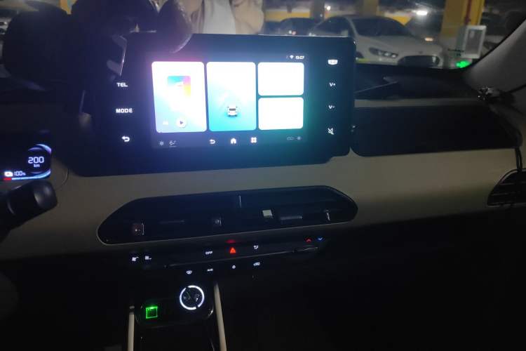 Used Geely Galaxy Panda 2024 200km Panda Rider Audio And AC Panel