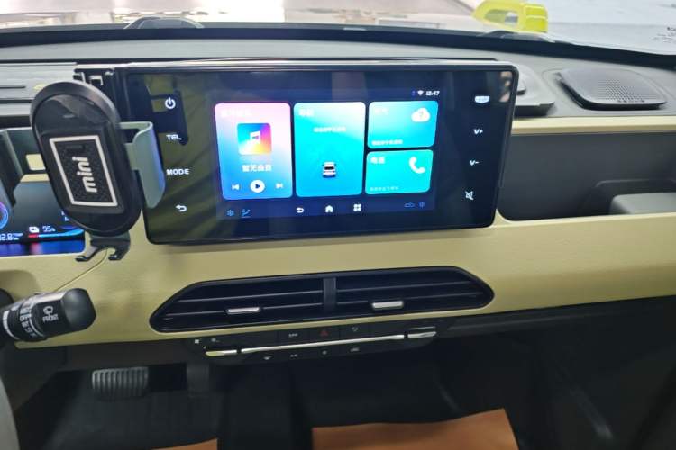Used Geely Galaxy Panda 2024 200km Panda Rider Audio And AC Panel