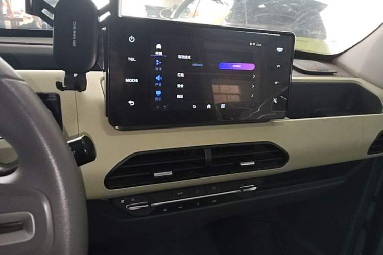 Used Geely Galaxy Panda 2024 Panda Mini 200km Endurance Bear Audio And AC Panel