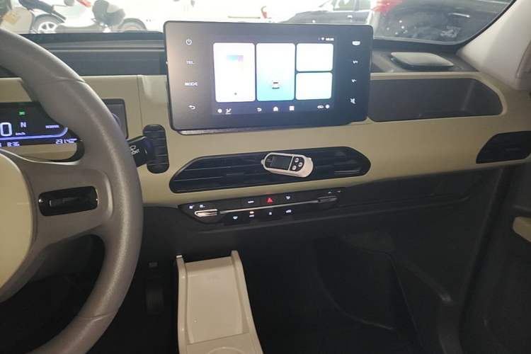 Used Geely Galaxy Panda 2024 200km Panda Rider Audio And AC Panel