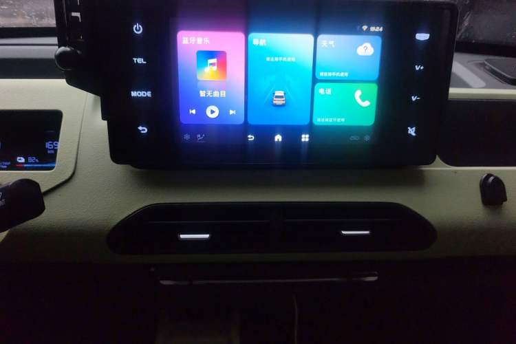 Used Geely Galaxy Panda 2024 Panda Mini 200km Longteng PRO Edition Audio And AC Panel