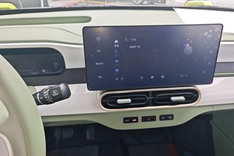 Used Geely Galaxy Panda 2024 Panda Mini 200km Endurance Bear Audio And AC Panel