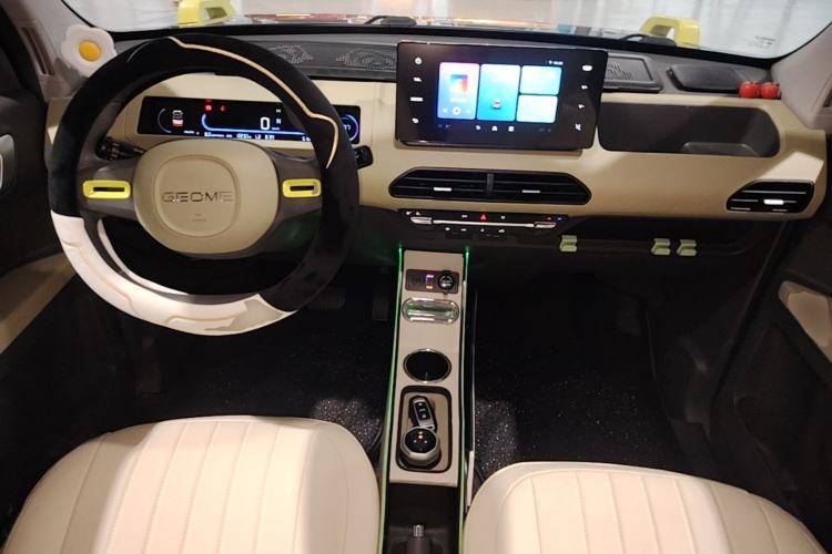 Used Geely Galaxy Panda 2024 200km Panda Rider Center Console