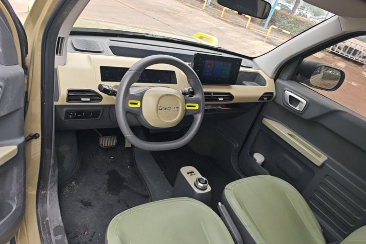 Used Geely Galaxy Panda 2024 200km Panda Rider Center Console