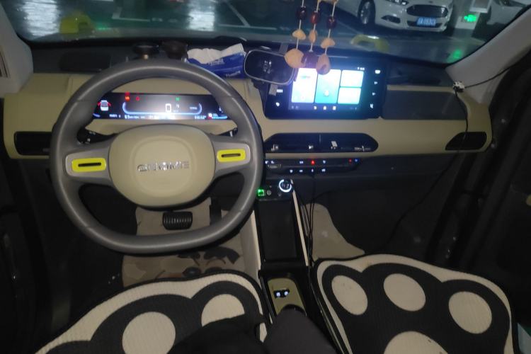 Used Geely Galaxy Panda 2024 200km Panda Rider Center Console