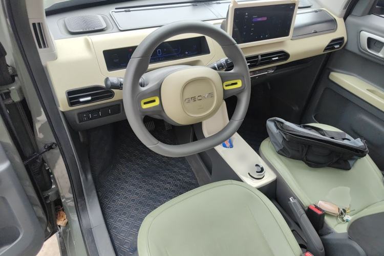 Used Geely Galaxy Panda 2024 200km Panda Rider Center Console