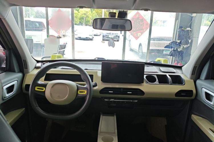 Used Geely Galaxy Panda 2024 200km Panda Rider Center Console