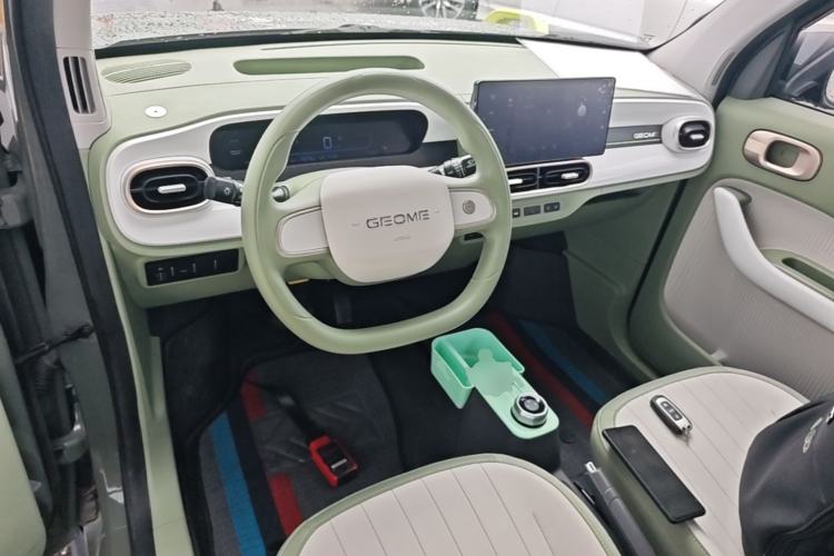 Used Geely Galaxy Panda 2024 Panda Mini 200km Endurance Bear Center Console