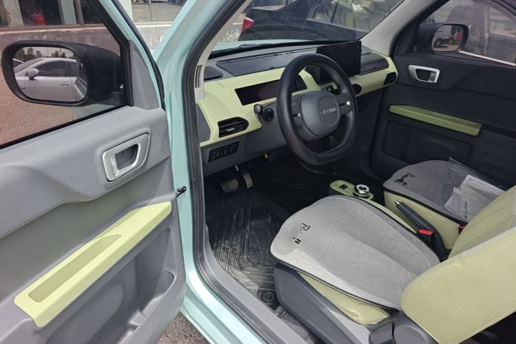 Used Geely Galaxy Panda 2024 Panda Mini 200km Endurance Bear Driver Seat