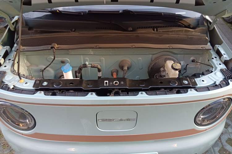 Used Geely Galaxy Panda 2024 Panda Mini 200km Endurance Bear Engine Bay