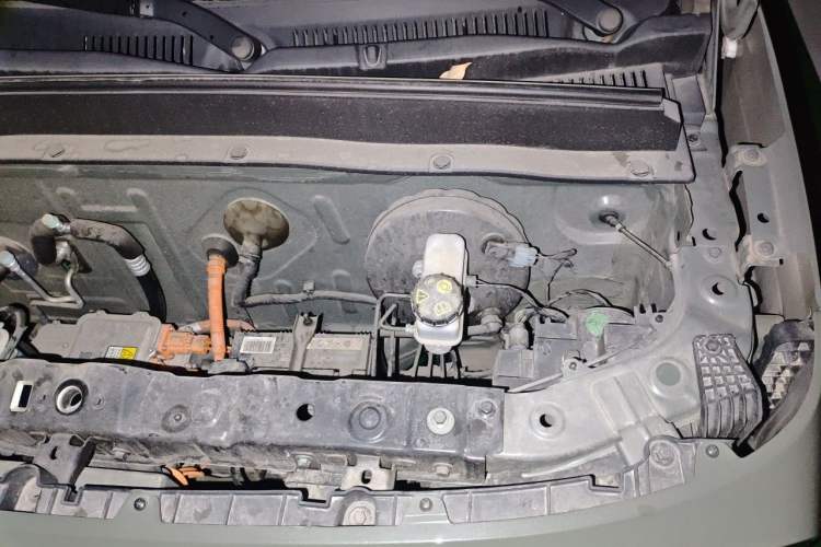 Used Geely Galaxy Panda 2024 200km Panda Rider Engine Bay Left