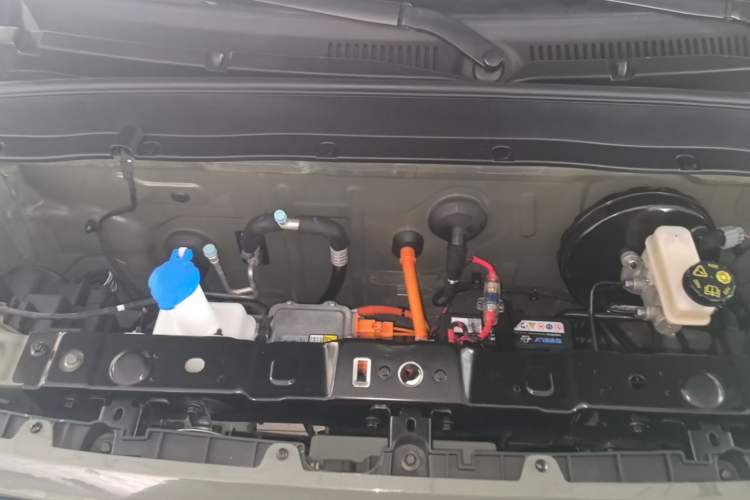 Used Geely Galaxy Panda 2024 200km Panda Rider Engine Bay